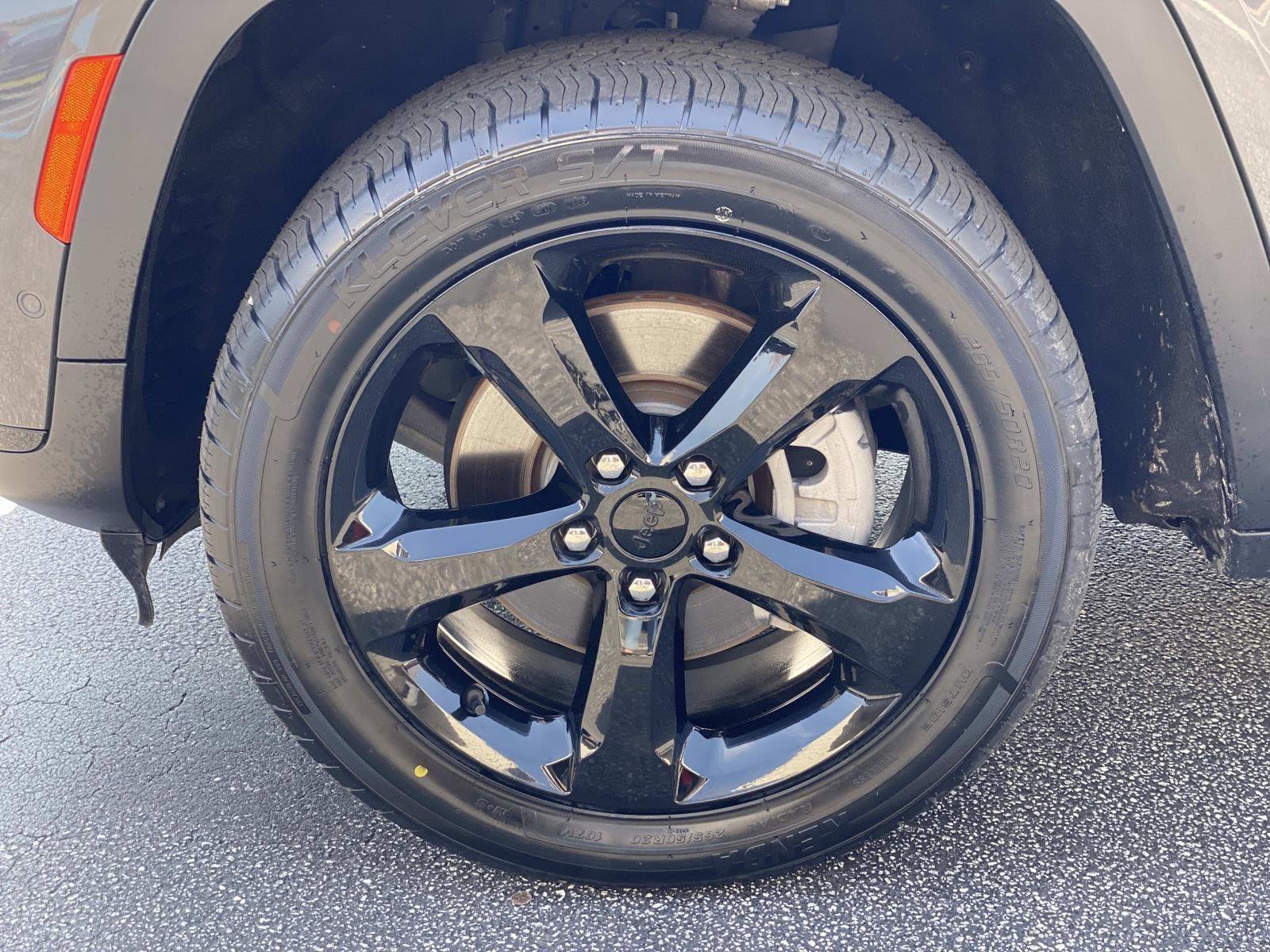 Certified 2023 Jeep Grand Cherokee L Limited w/ Luxury Tech Group II image 14