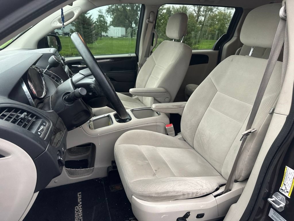 Used 2015 Dodge Grand Caravan SXT FWD image 17