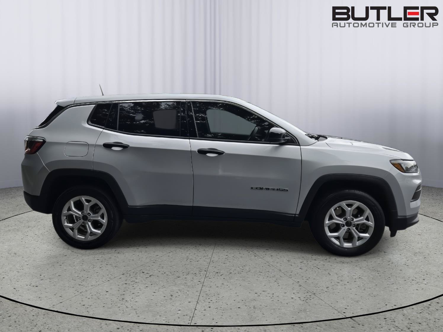 Used 2025 Jeep Compass Sport AWD/4WD image 4