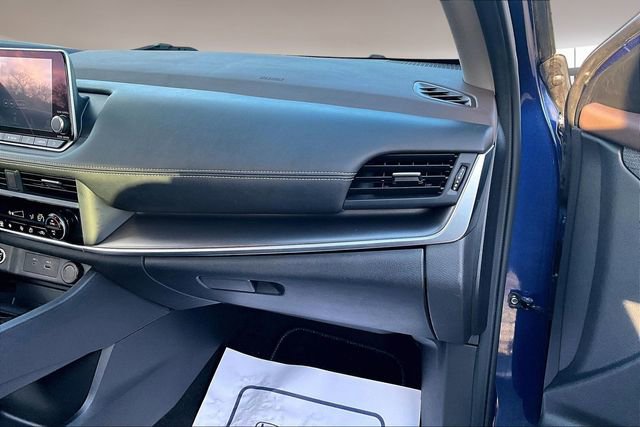 Used 2023 Nissan Rogue SV image 24