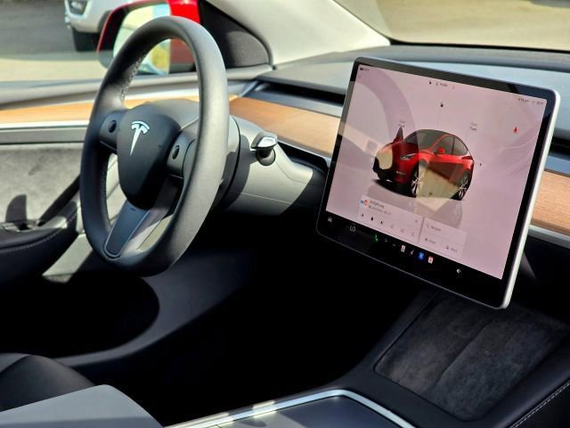 Used 2023 Tesla Model Y Long Range image 16