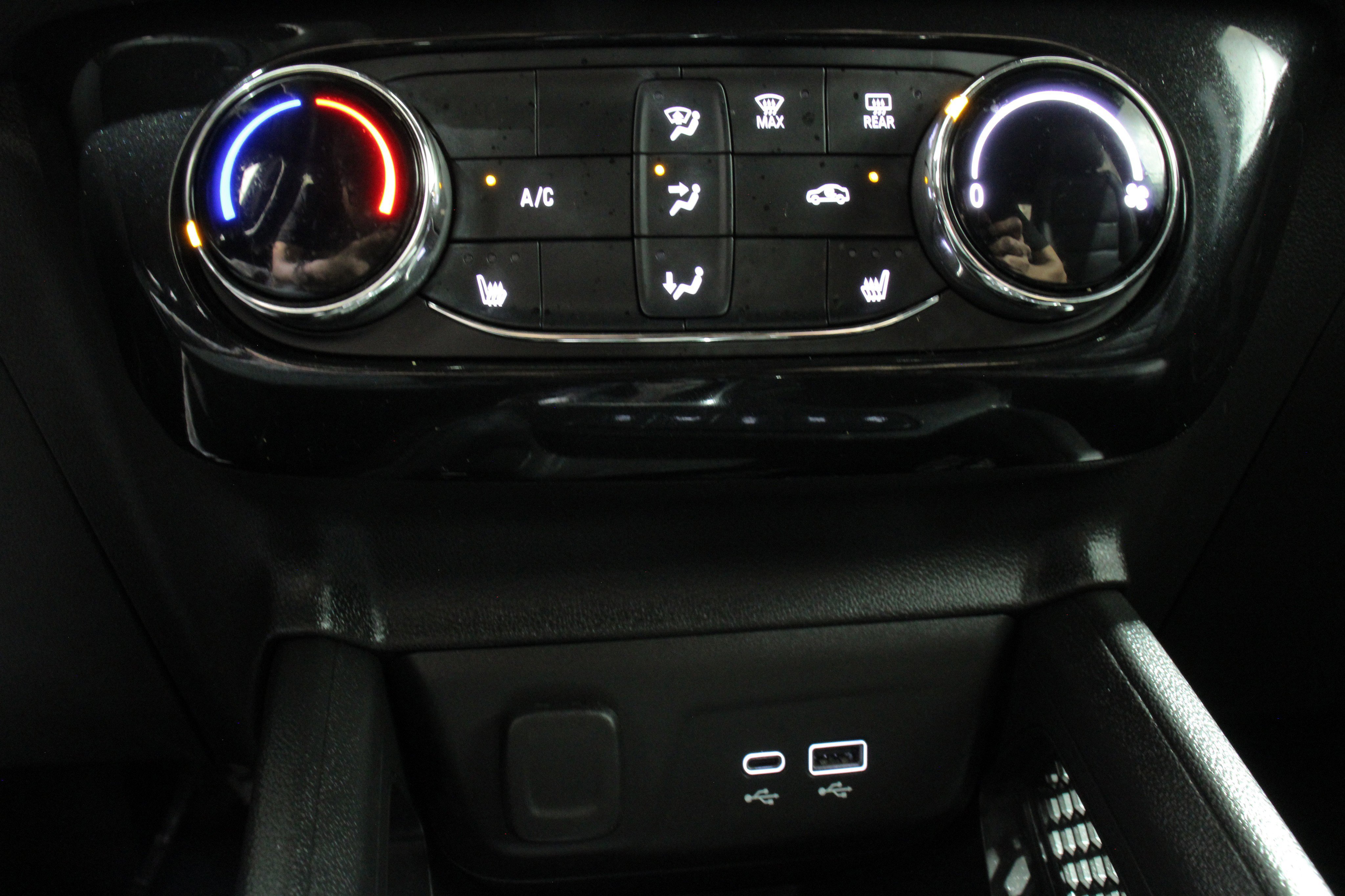 Used 2024 Chevrolet TrailBlazer RS image 18