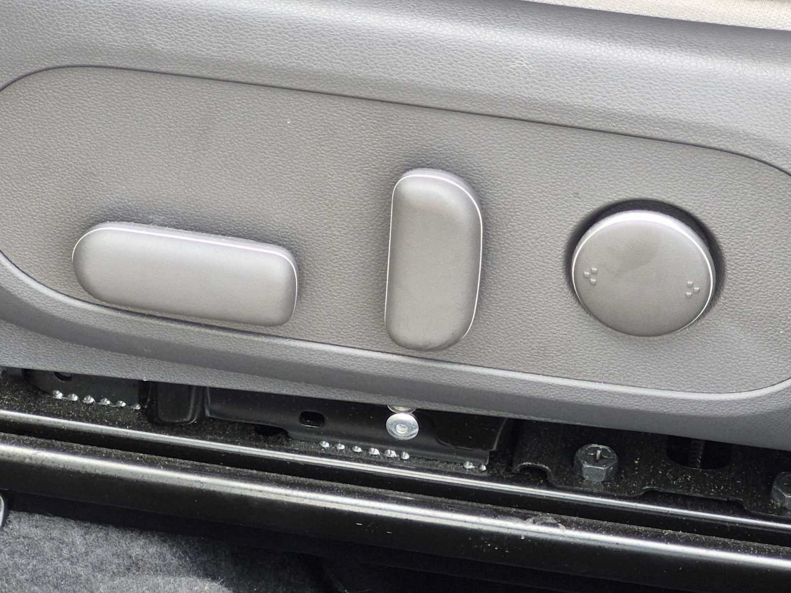 Used 2024 Hyundai Kona Limited AWD/4WD image 16