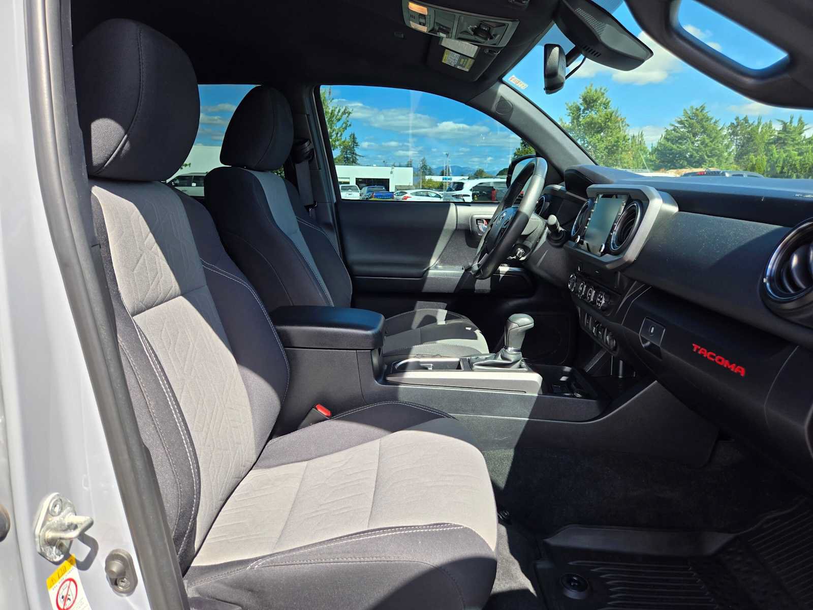 Certified 2020 Toyota Tacoma TRD Off-Road AWD/4WD image 14