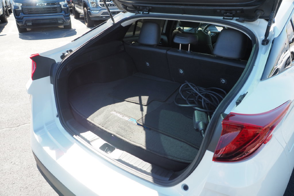 Used 2022 Toyota Prius Prime XLE FWD image 17