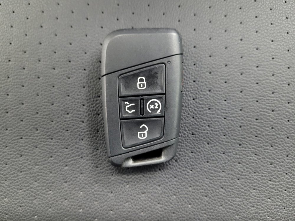 Used 2024 Volkswagen Jetta SE w/ Panoramic Sunroof Package image 32