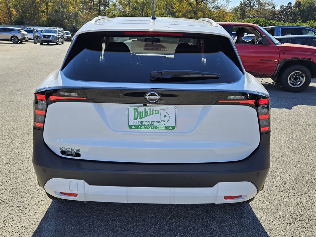 New 2026 Nissan Kicks SV w/ SV Premium Package image 8