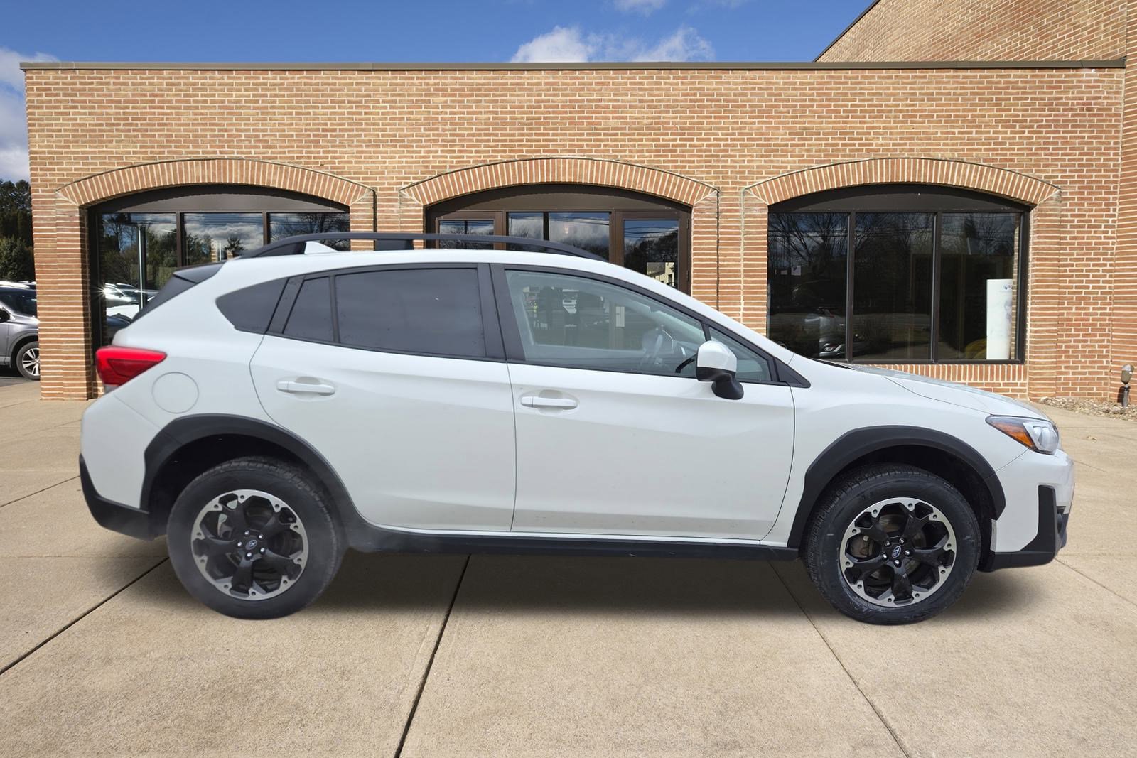 Used 2023 Subaru Crosstrek 2.0i Premium image 2