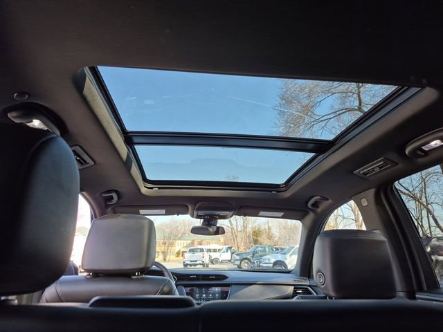 Used 2025 Cadillac XT6 Luxury image 27