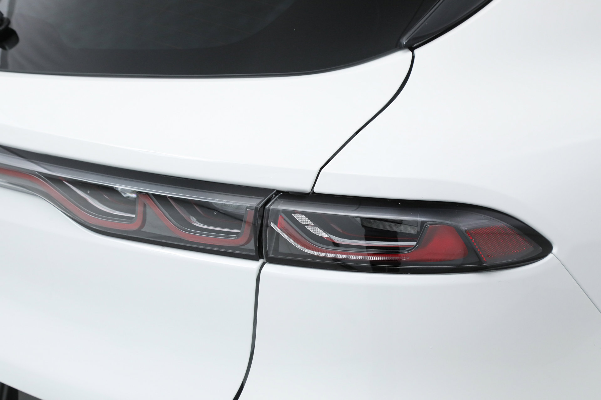 New 2026 Alfa Romeo Tonale Sprint w/ Red Premium Package image 16