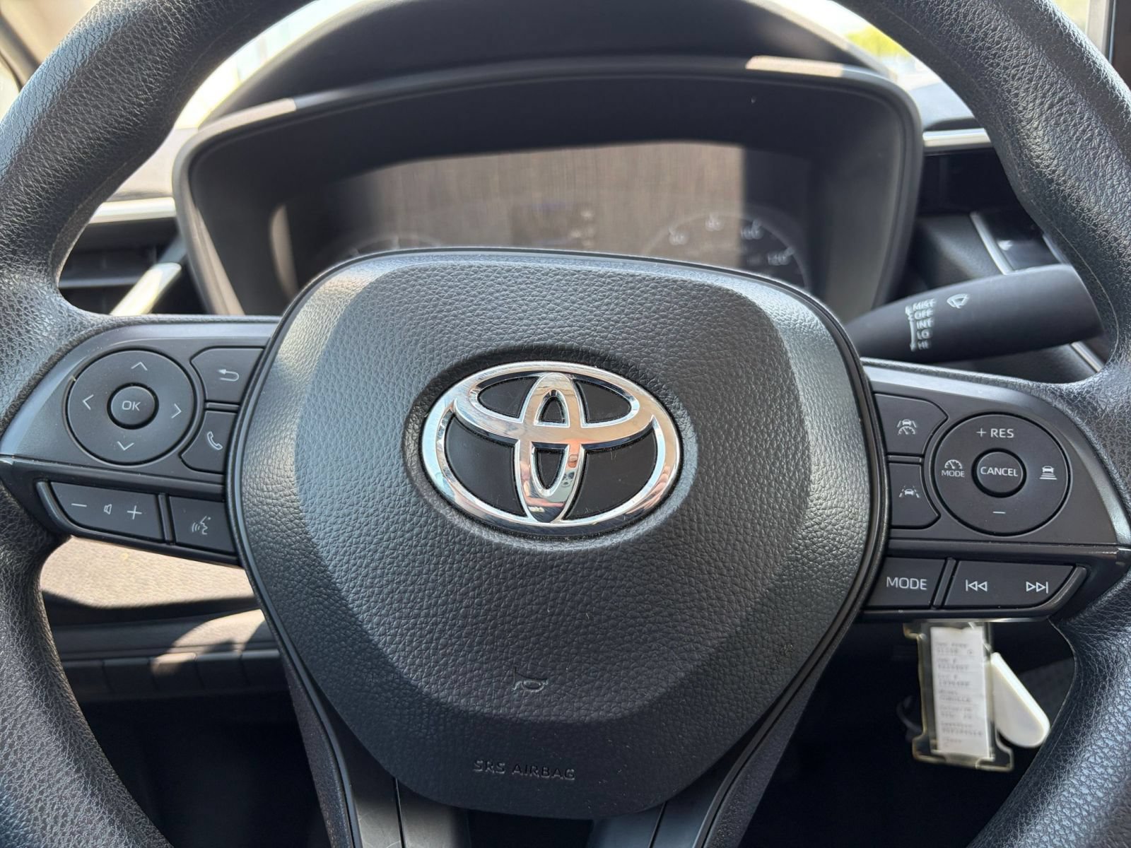 Used 2025 Toyota Corolla LE FWD image 24