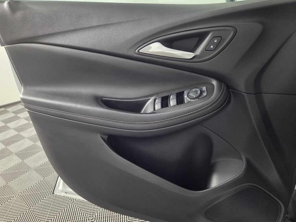 Used 2024 Buick Encore GX Sport Touring FWD image 20