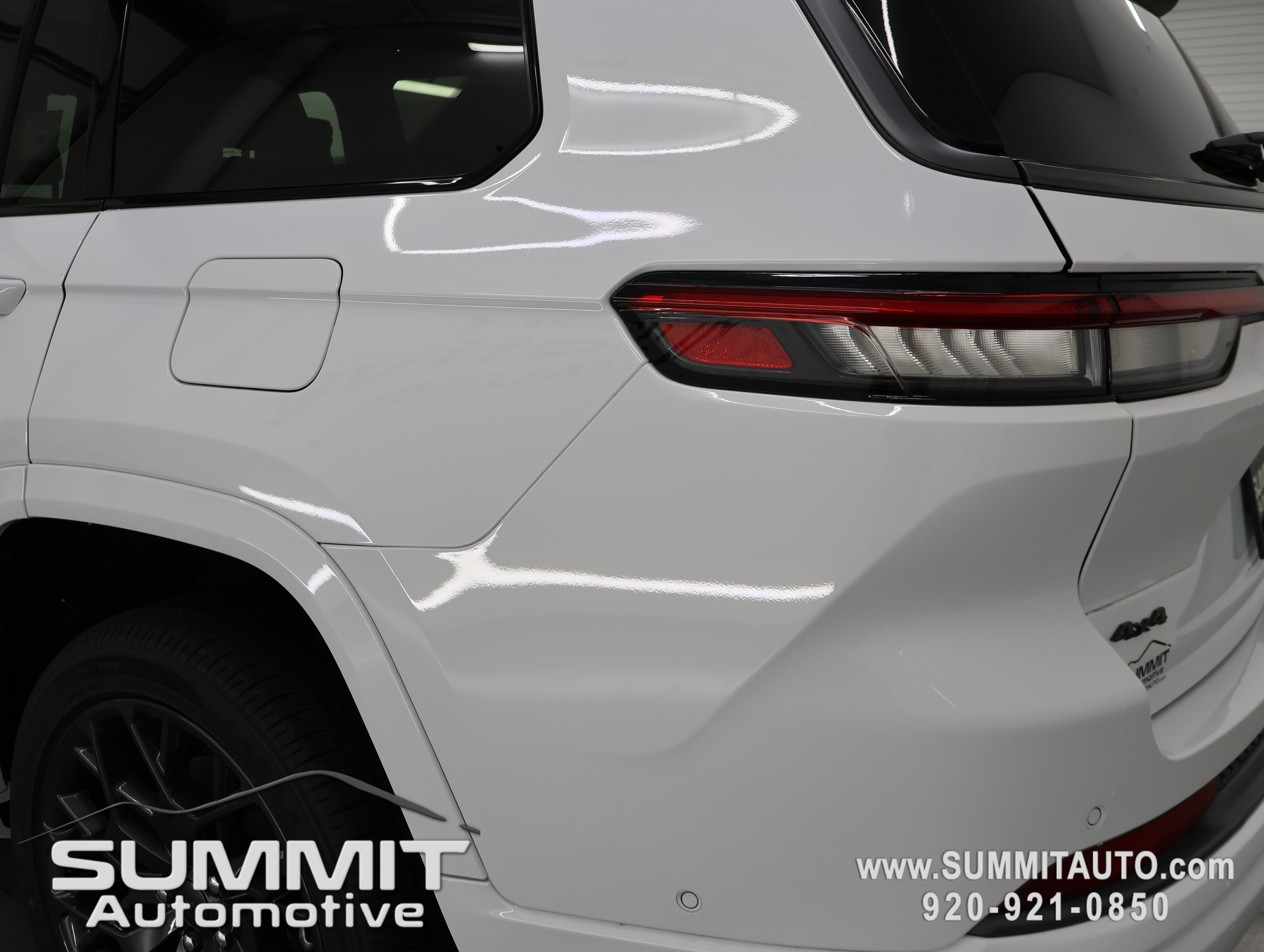 New 2026 Jeep Grand Cherokee L Summit w/ Obsidian Package AWD/4WD image 36