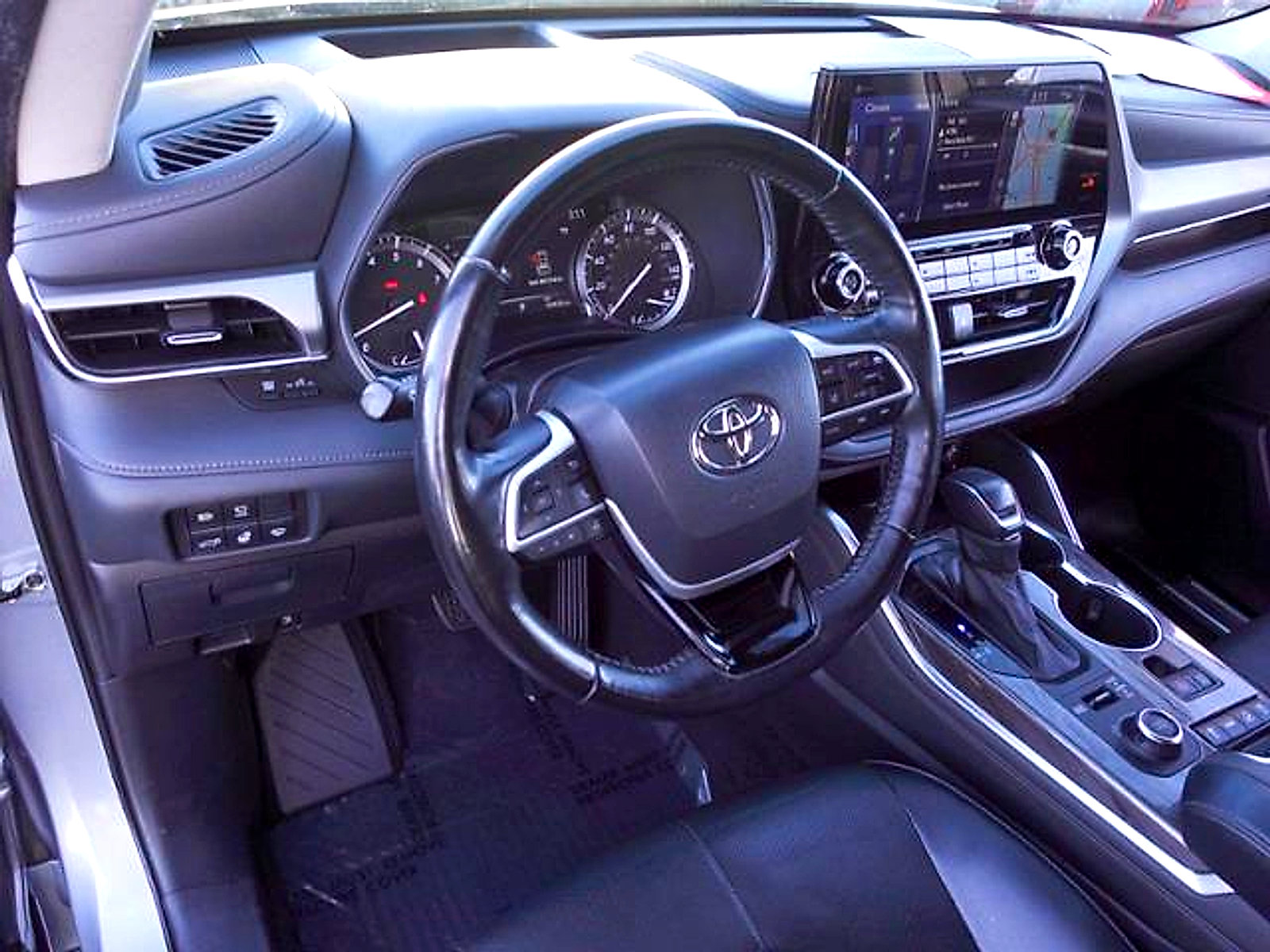 Used 2022 Toyota Highlander Platinum AWD/4WD image 11