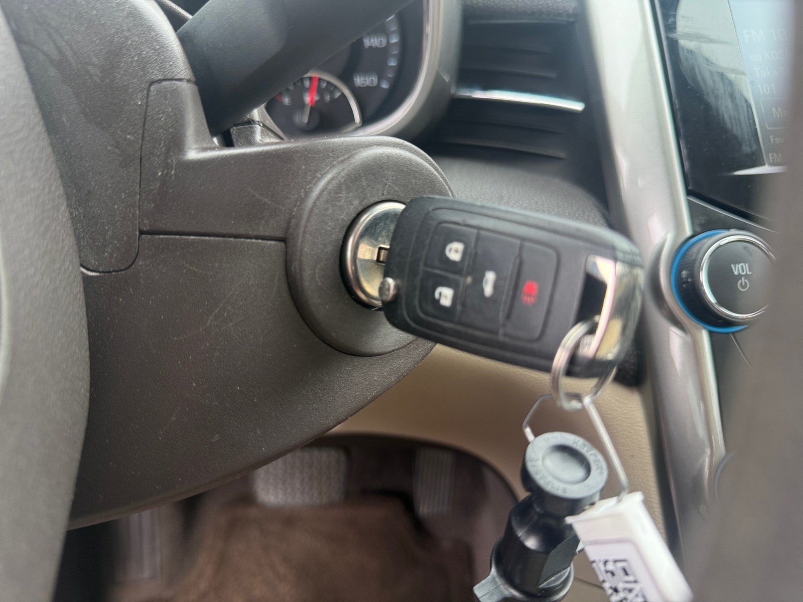 Used 2015 Chevrolet Malibu LT FWD image 28