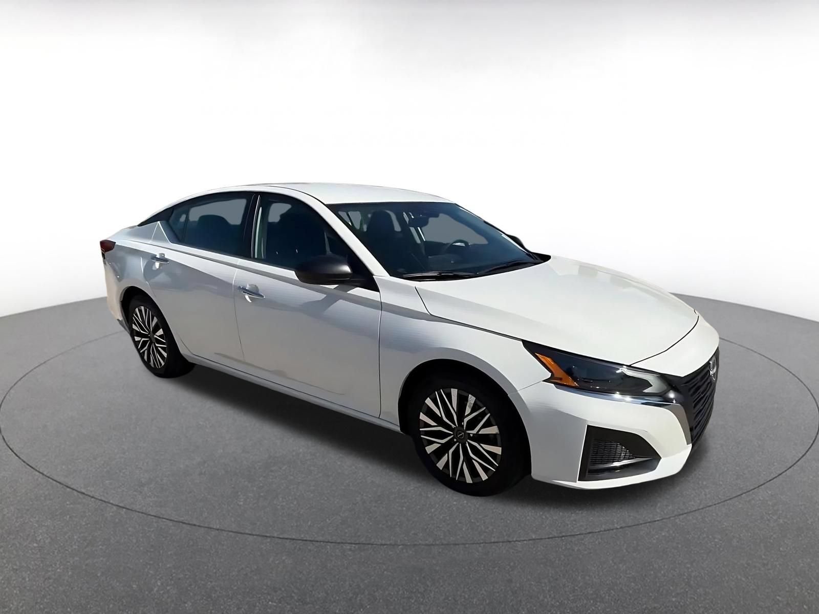 Used 2025 Nissan Altima 2.5 SV FWD video 2