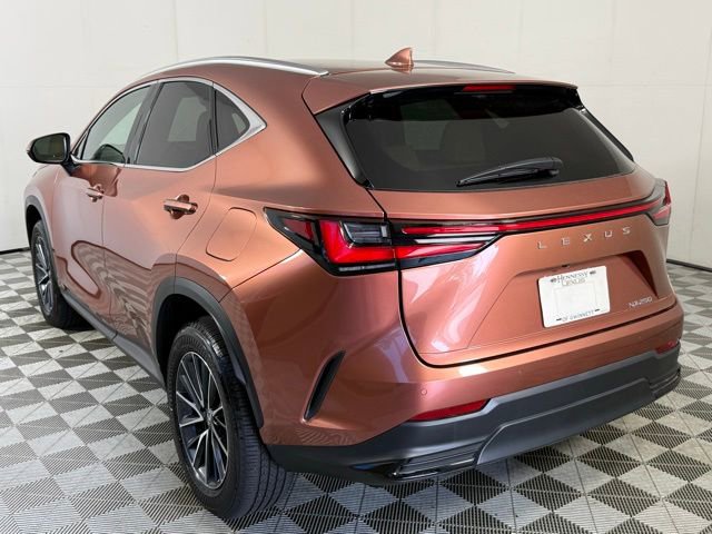 Used 2025 Lexus NX 250 FWD w/ Towing Package (2000 Lbs) image 4
