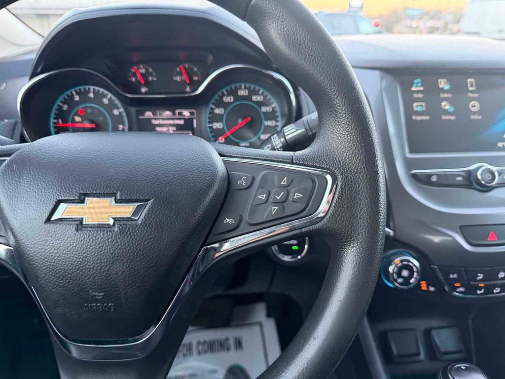 Used 2018 Chevrolet Cruze LT w/ Convenience Package image 23