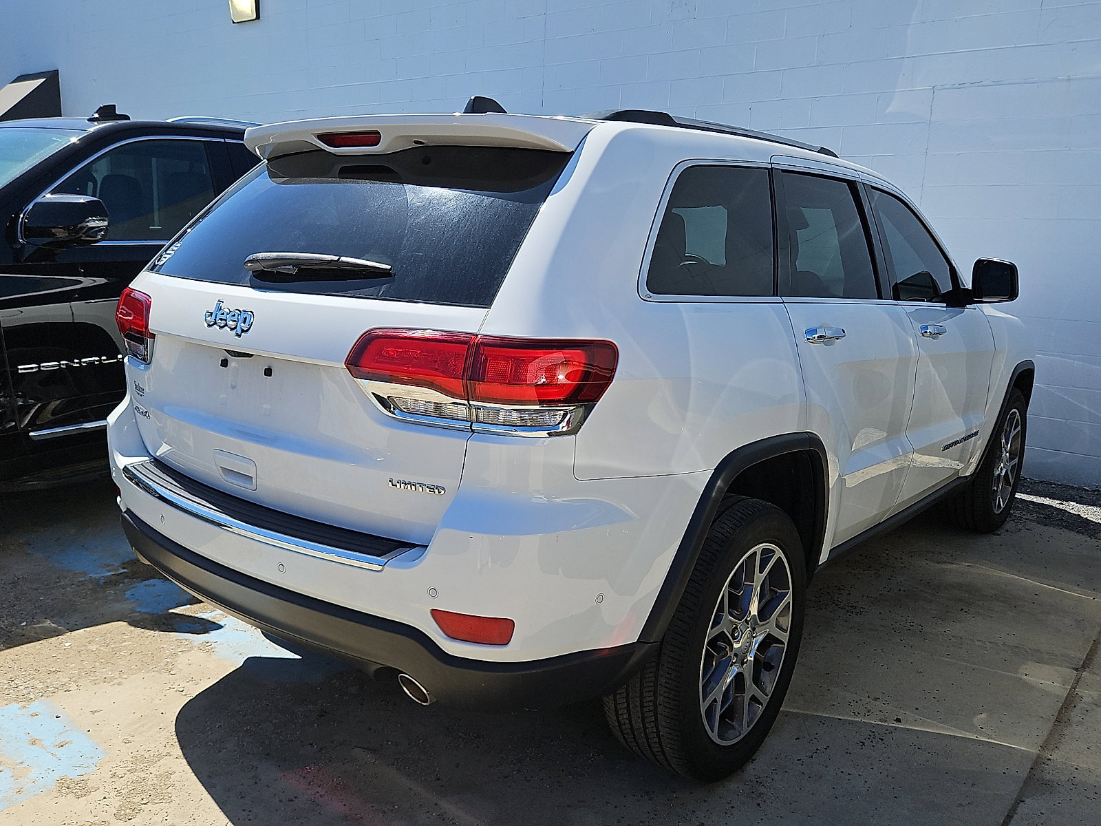 Used 2021 Jeep Grand Cherokee Limited w/ Premium Lighting Group AWD/4WD image 9