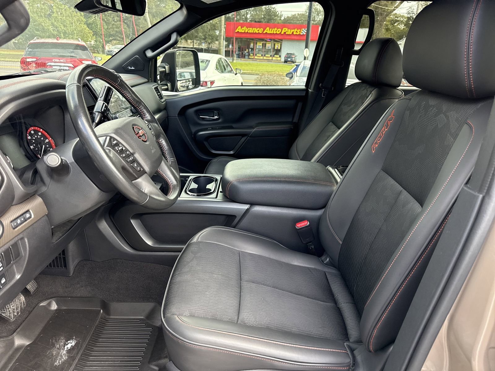 Used 2024 Nissan Titan PRO-4X AWD/4WD image 9