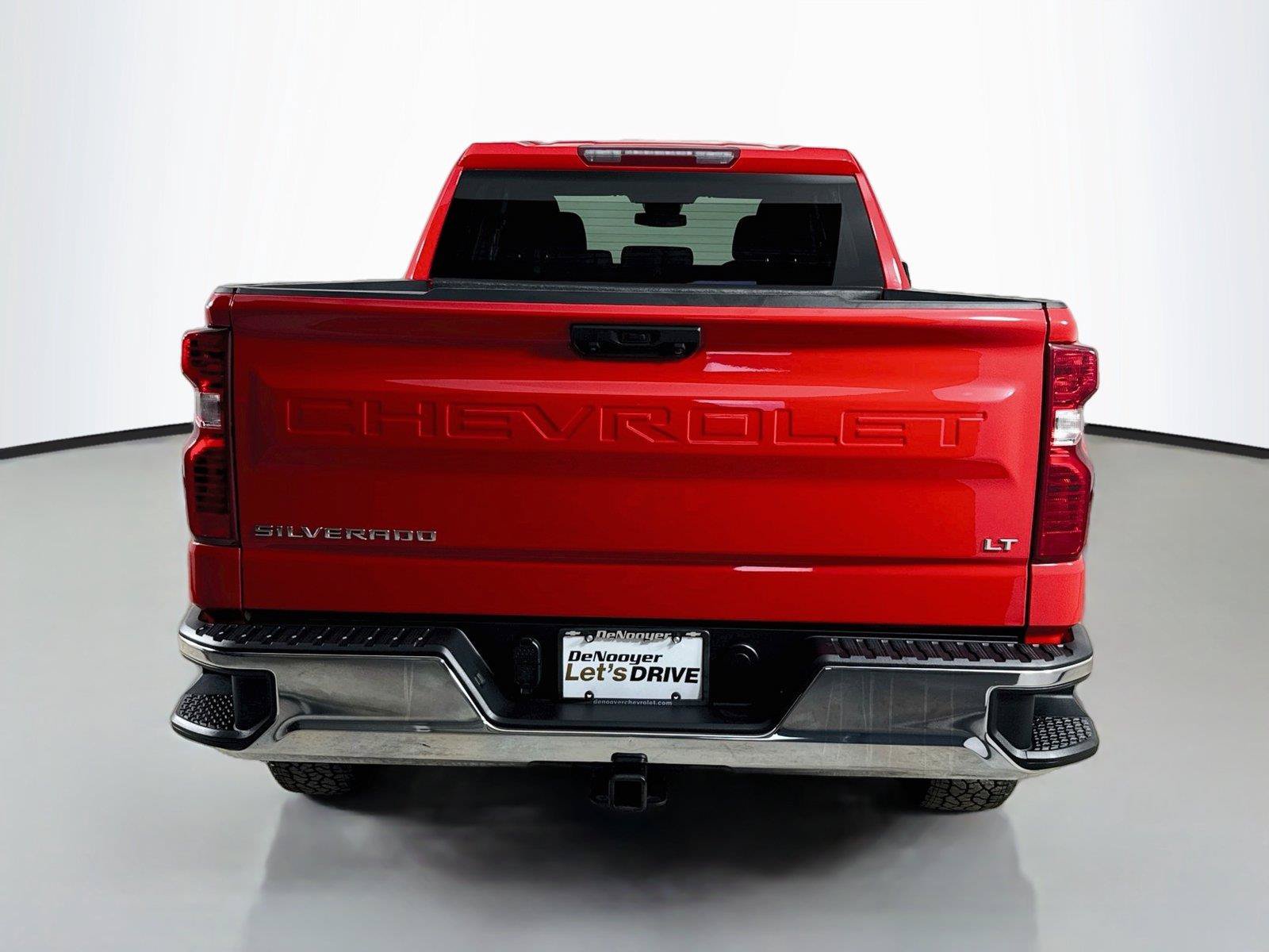 Used 2024 Chevrolet Silverado 1500 LT AWD/4WD image 8