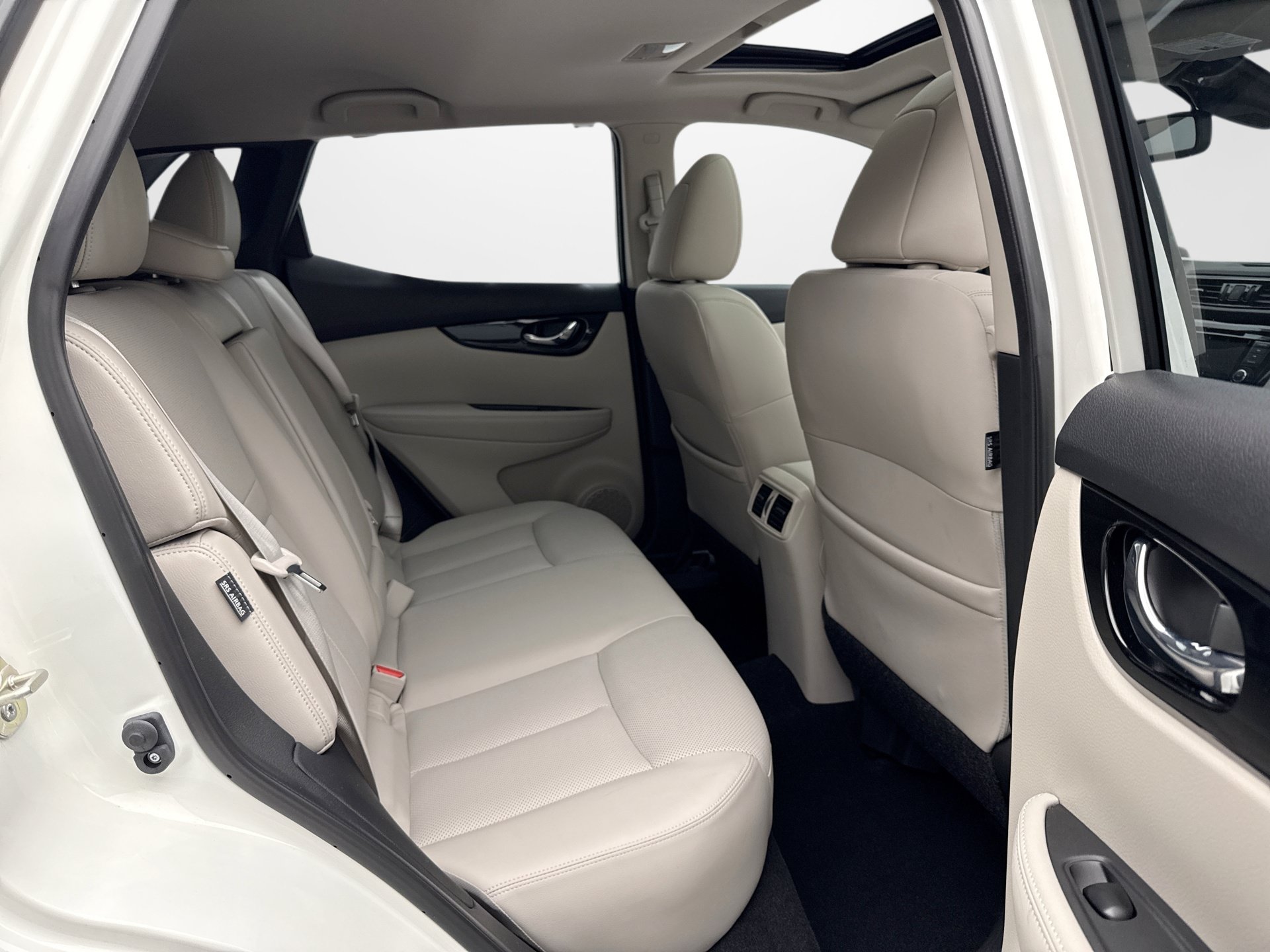 Used 2022 Nissan Rogue Sport SL w/ Premium Package FWD image 10