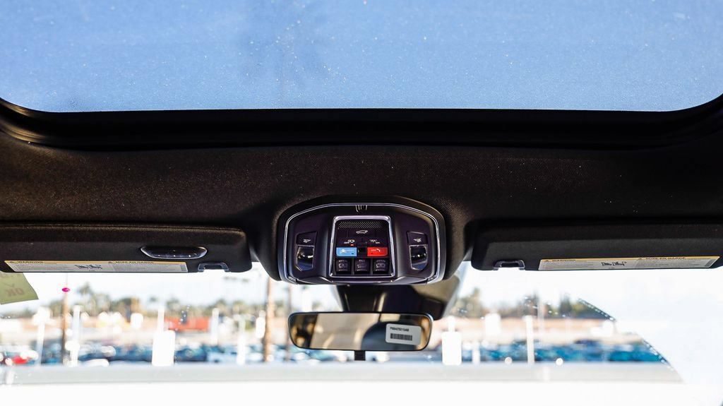 New 2026 Jeep Grand Cherokee Limited w/ Limited Altitude Package AWD/4WD image 19