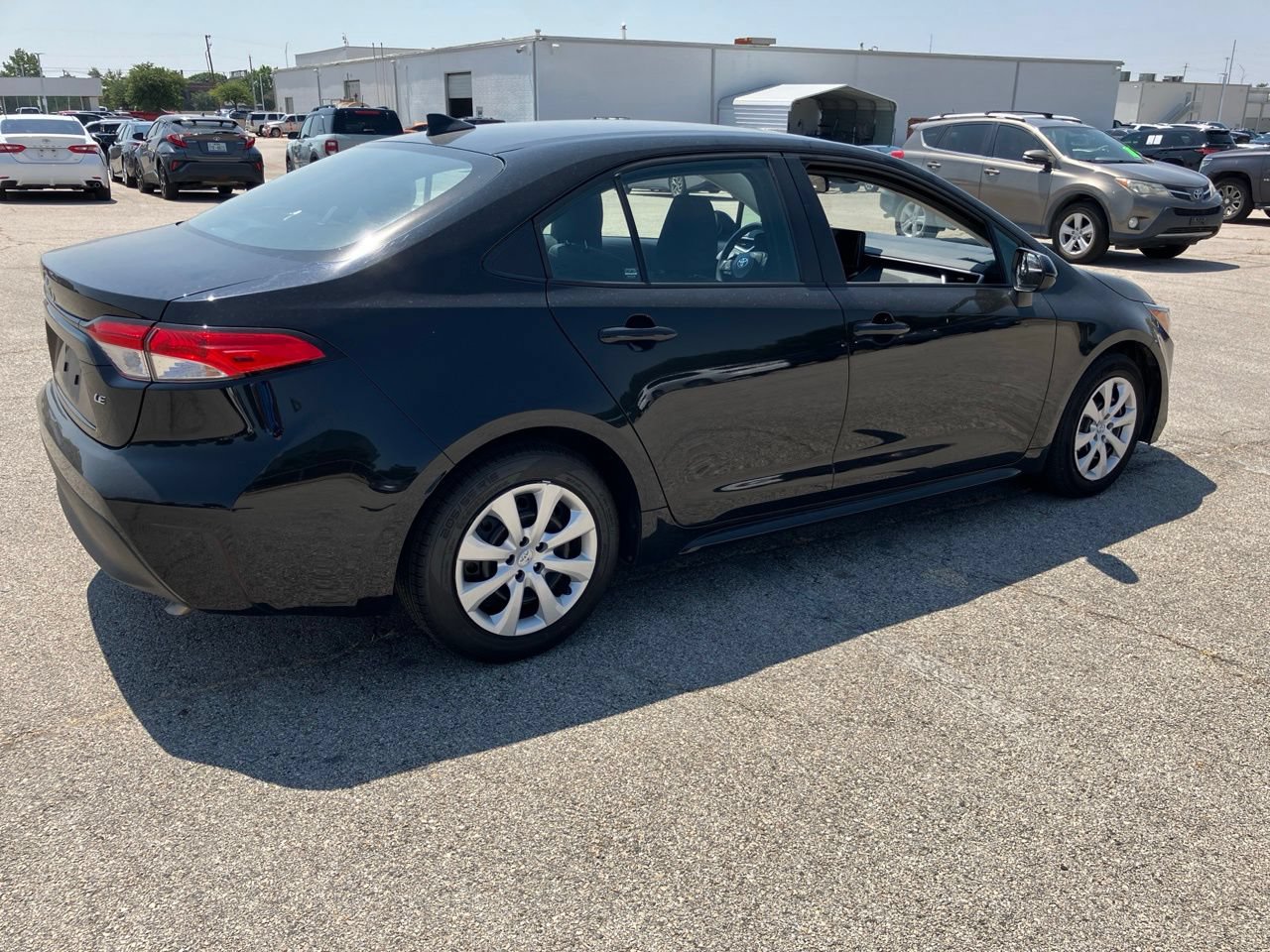 Used 2025 Toyota Corolla LE FWD image 4