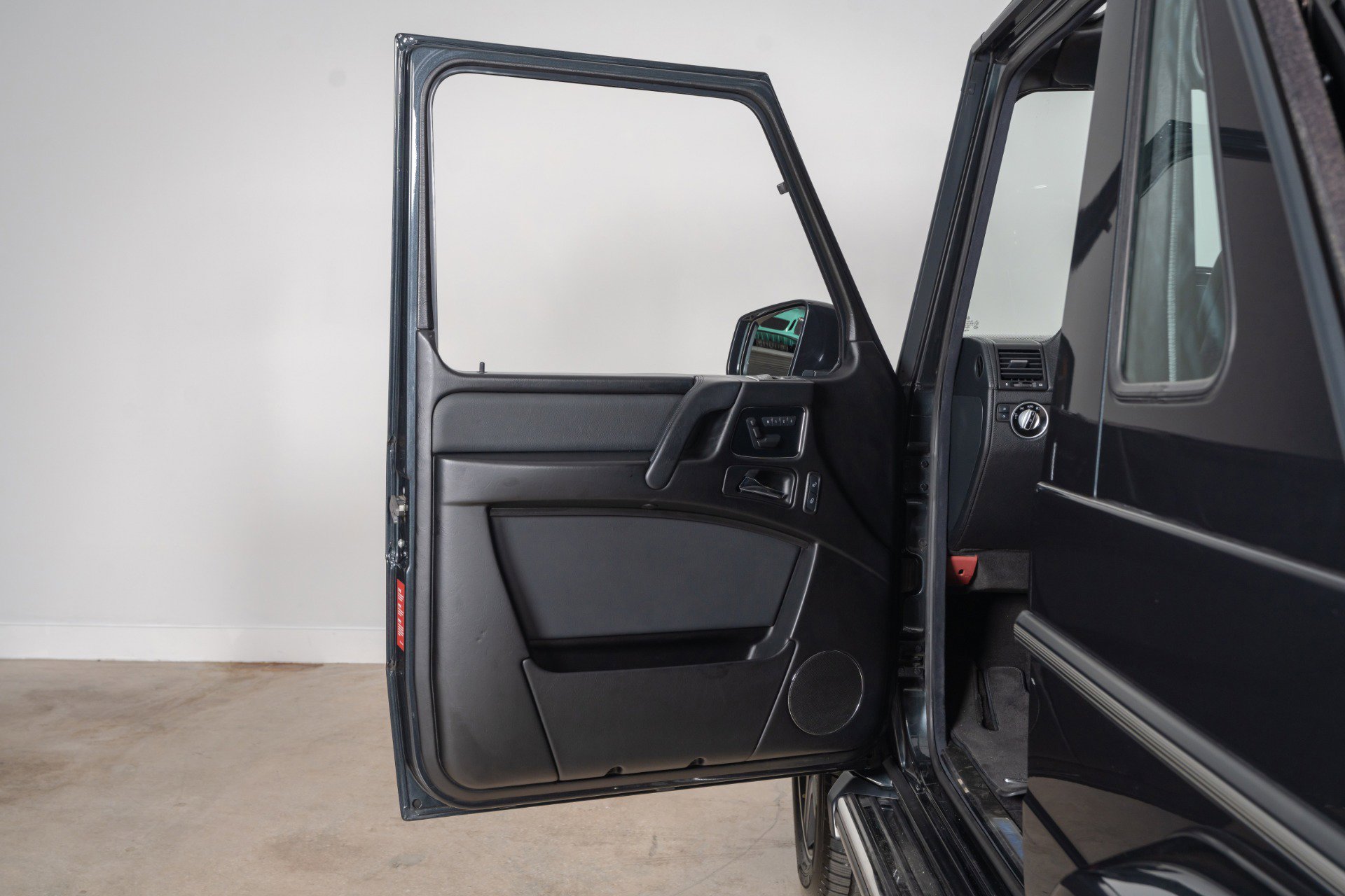Used 2013 Mercedes-Benz G 500 image 35