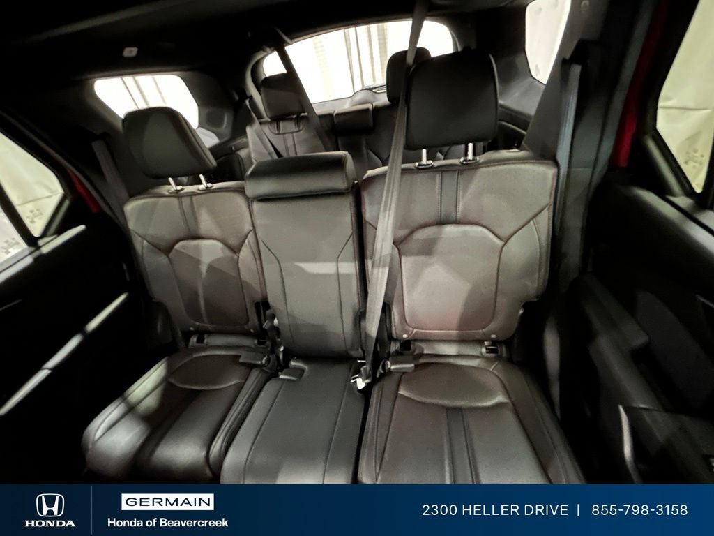 Certified 2025 Honda Pilot Black Edition image 28