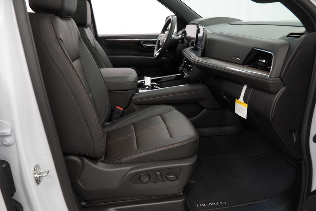 New 2026 Chevrolet Suburban High Country AWD/4WD image 32