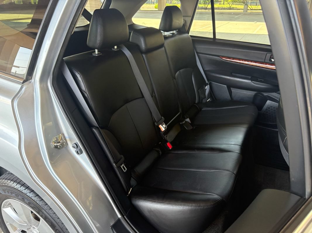 Used 2012 Subaru Outback 2.5i Limited AWD/4WD image 30