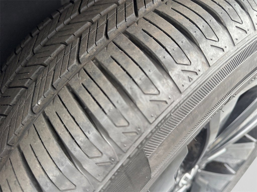 Used 2022 Volkswagen Atlas Cross Sport SE image 19