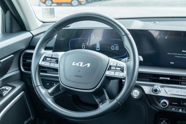 Used 2025 Kia Telluride S FWD image 29