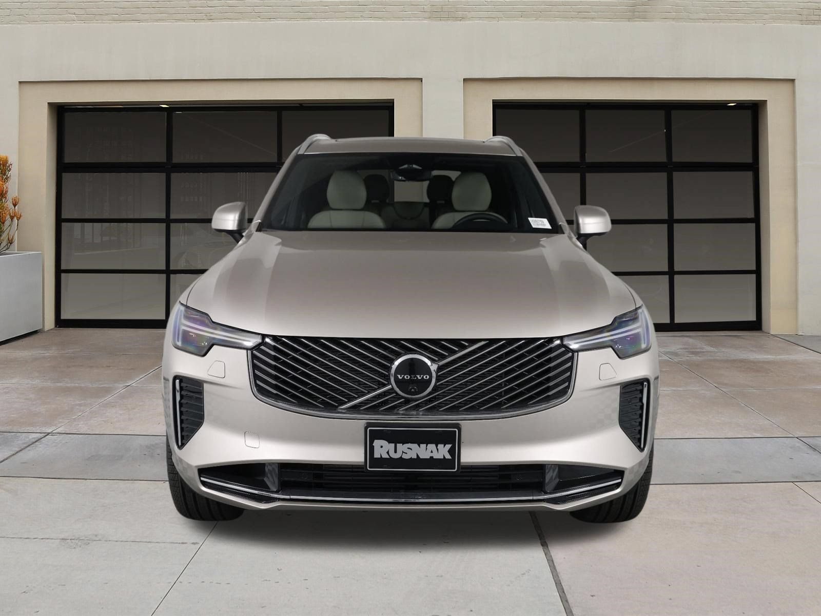 New 2026 Volvo XC90 T8 Plus w/ Protection Package Premier AWD/4WD image 2