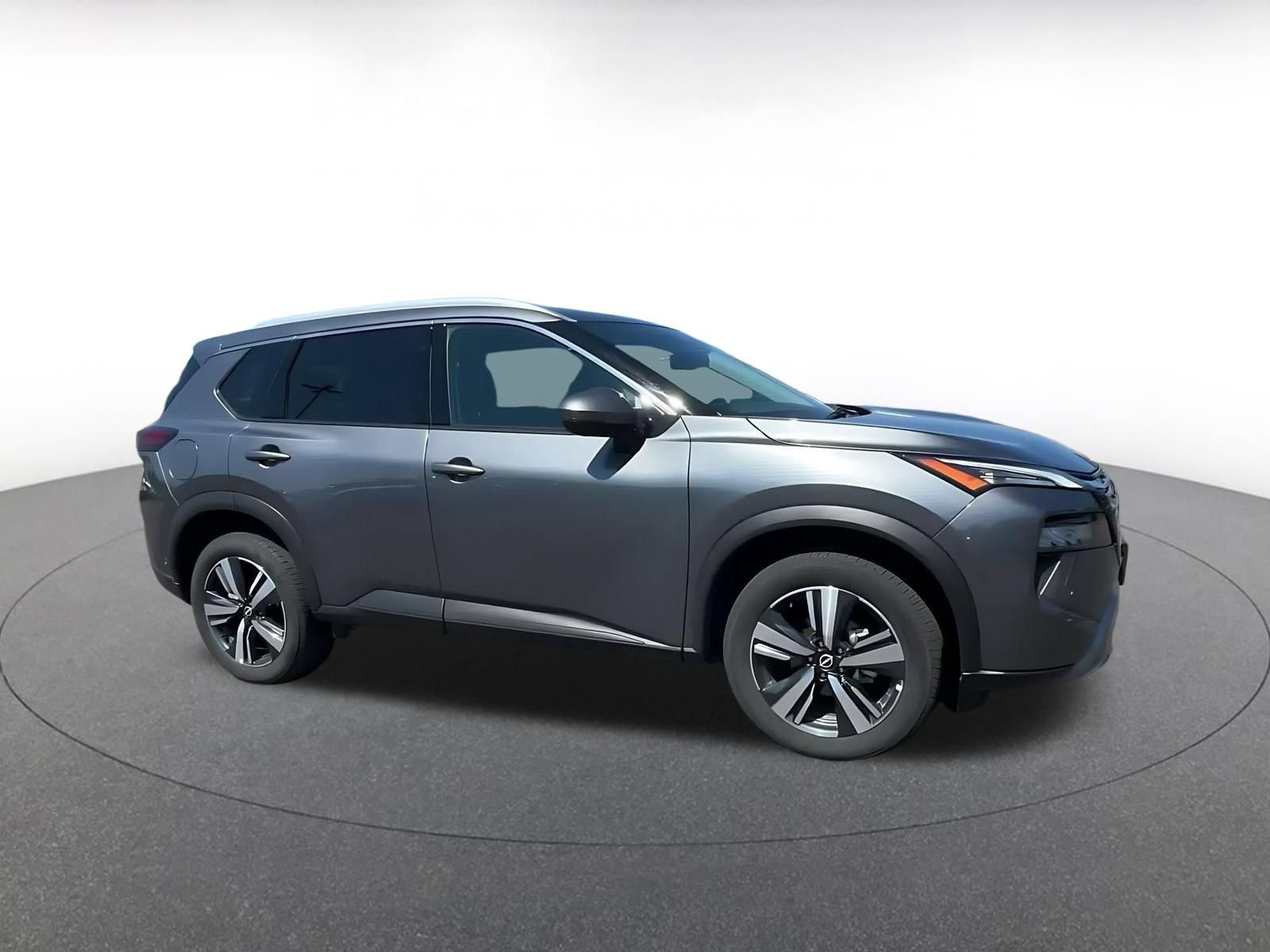 Used 2026 Nissan Rogue SL AWD/4WD image 2