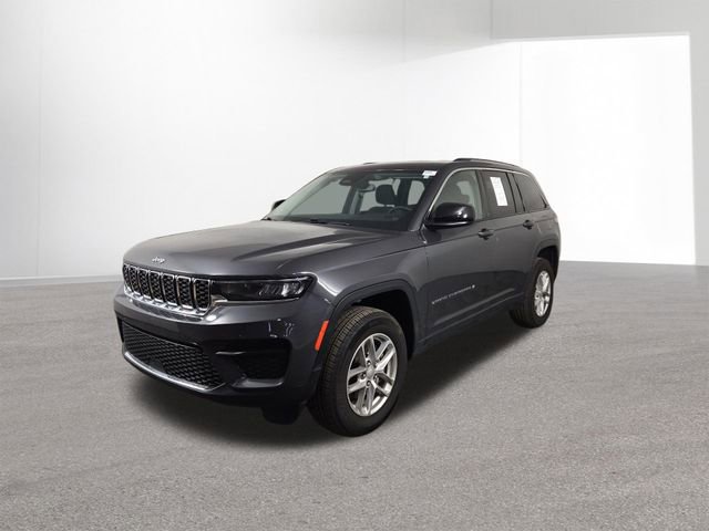 Used 2023 Jeep Grand Cherokee Laredo w/ Luxury Tech Group I image 2