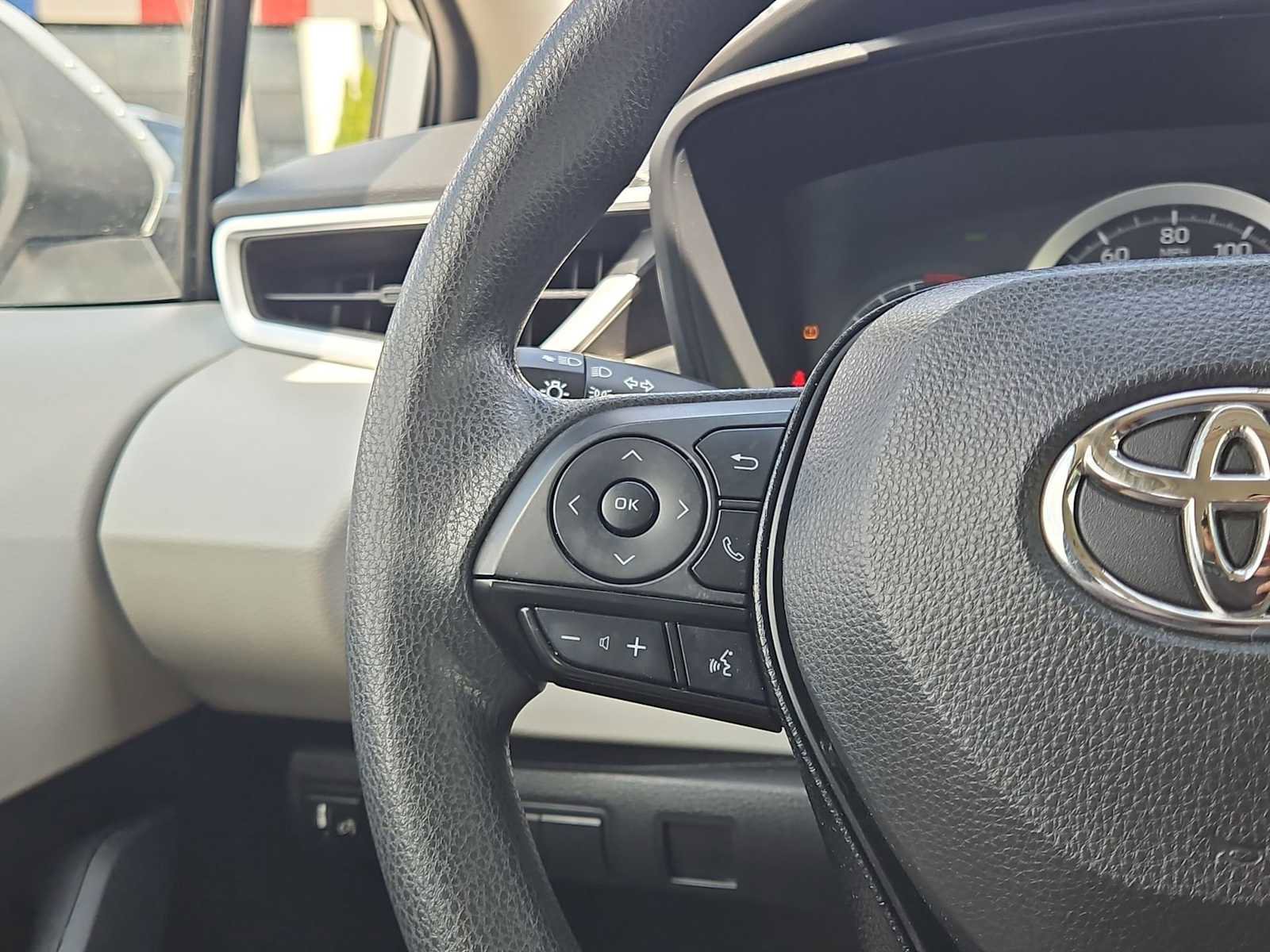 Used 2021 Toyota Corolla LE w/ LE Convenience Package image 23