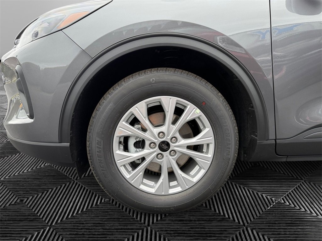 New 2025 Ford Escape Active w/ Cold Weather Package image 9