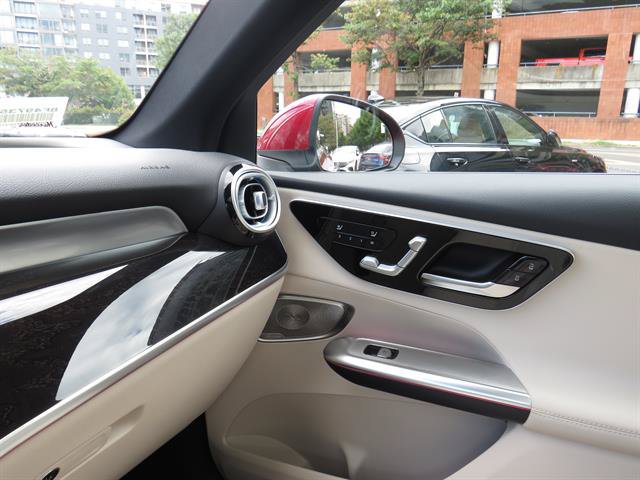 Used 2026 Mercedes-Benz GLC 300 4MATIC image 17