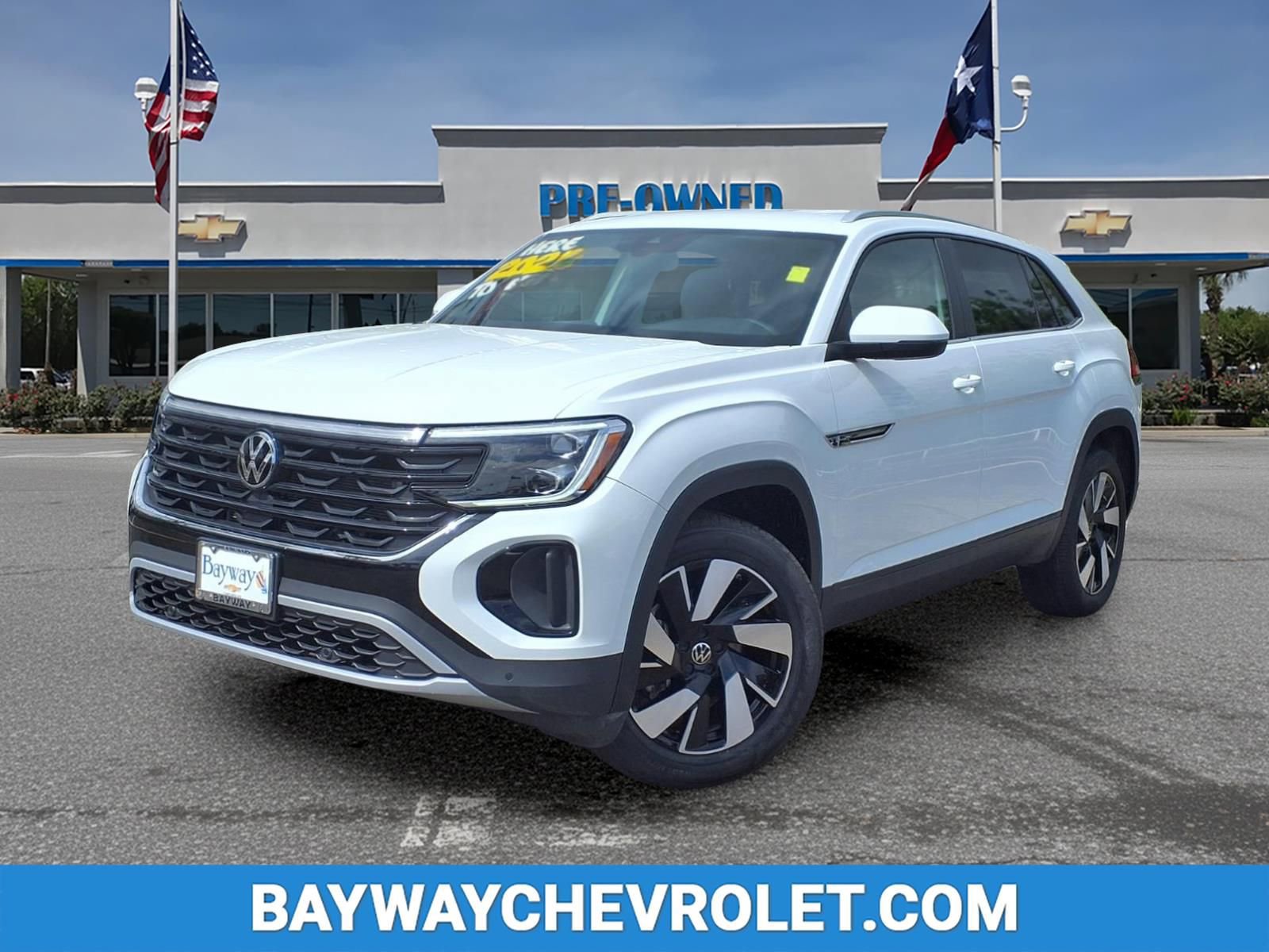 Used 2025 Volkswagen Atlas Cross Sport SE image 1