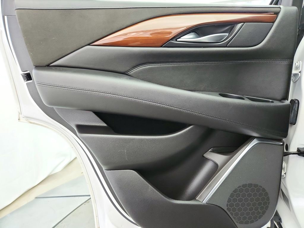 Used 2017 Cadillac Escalade 4WD image 28