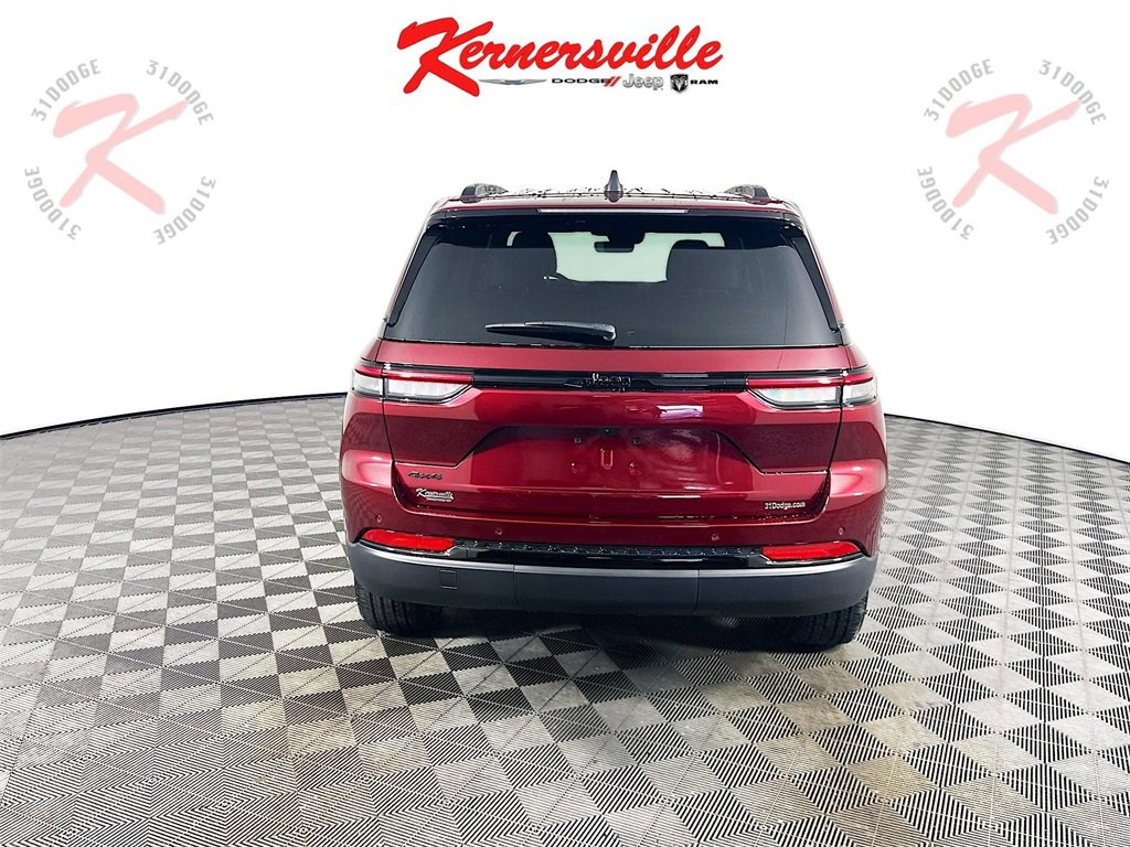 New 2025 Jeep Grand Cherokee Altitude image 6