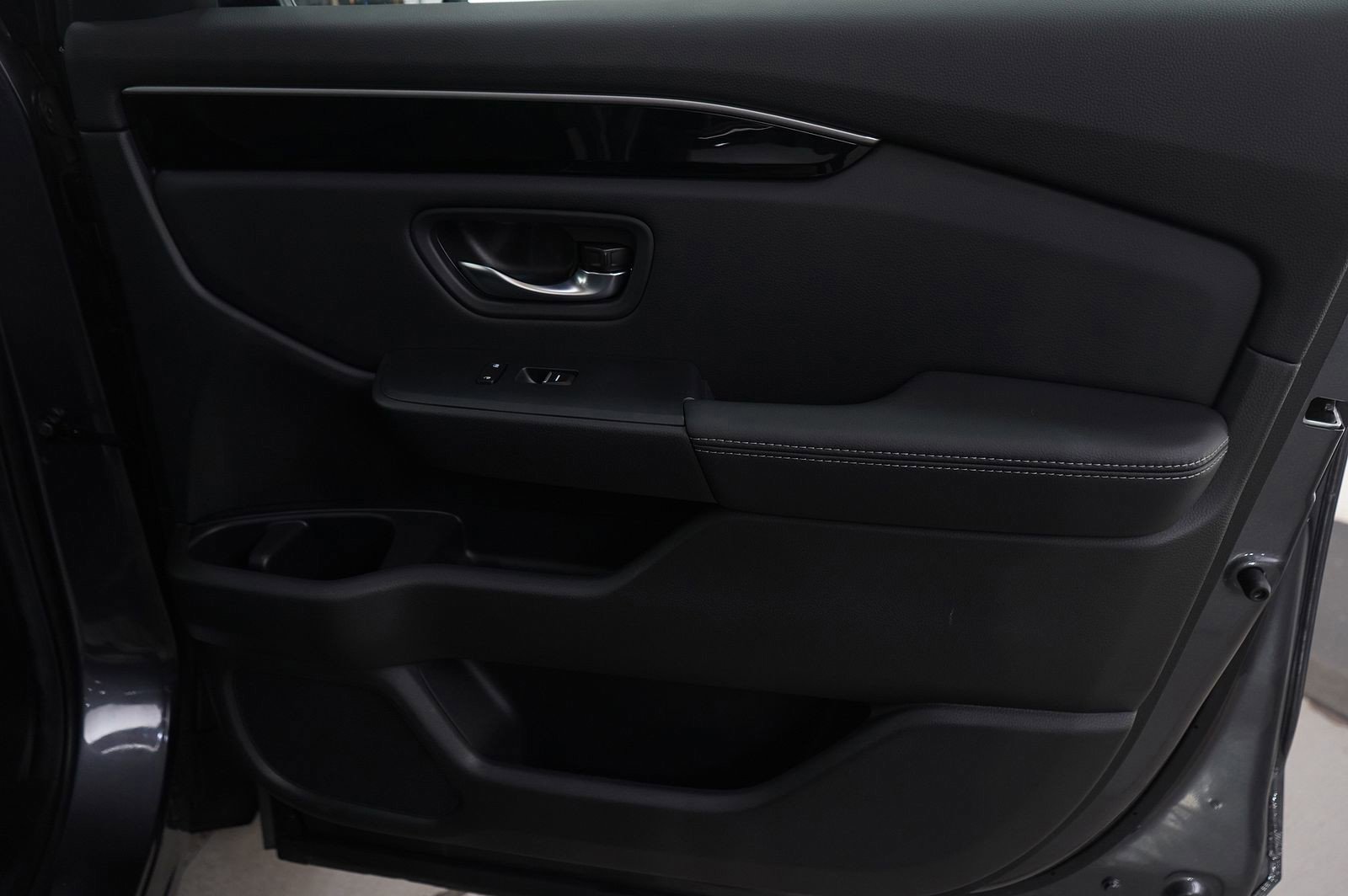 Used 2025 Honda Pilot Touring image 9