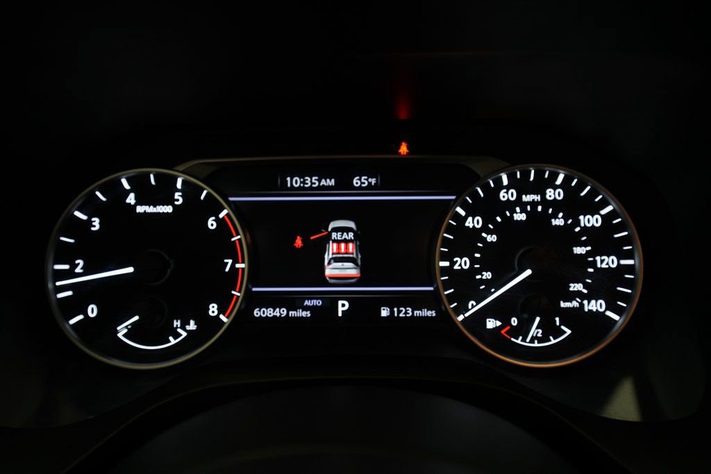 Used 2024 Nissan Rogue SV image 2