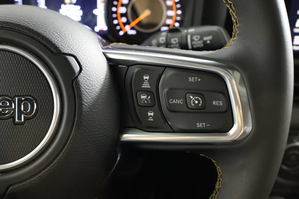 Used 2024 Jeep Wrangler Unlimited Sahara AWD/4WD image 10