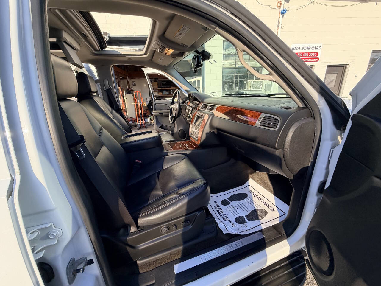 Used 2009 Chevrolet Suburban LTZ image 13