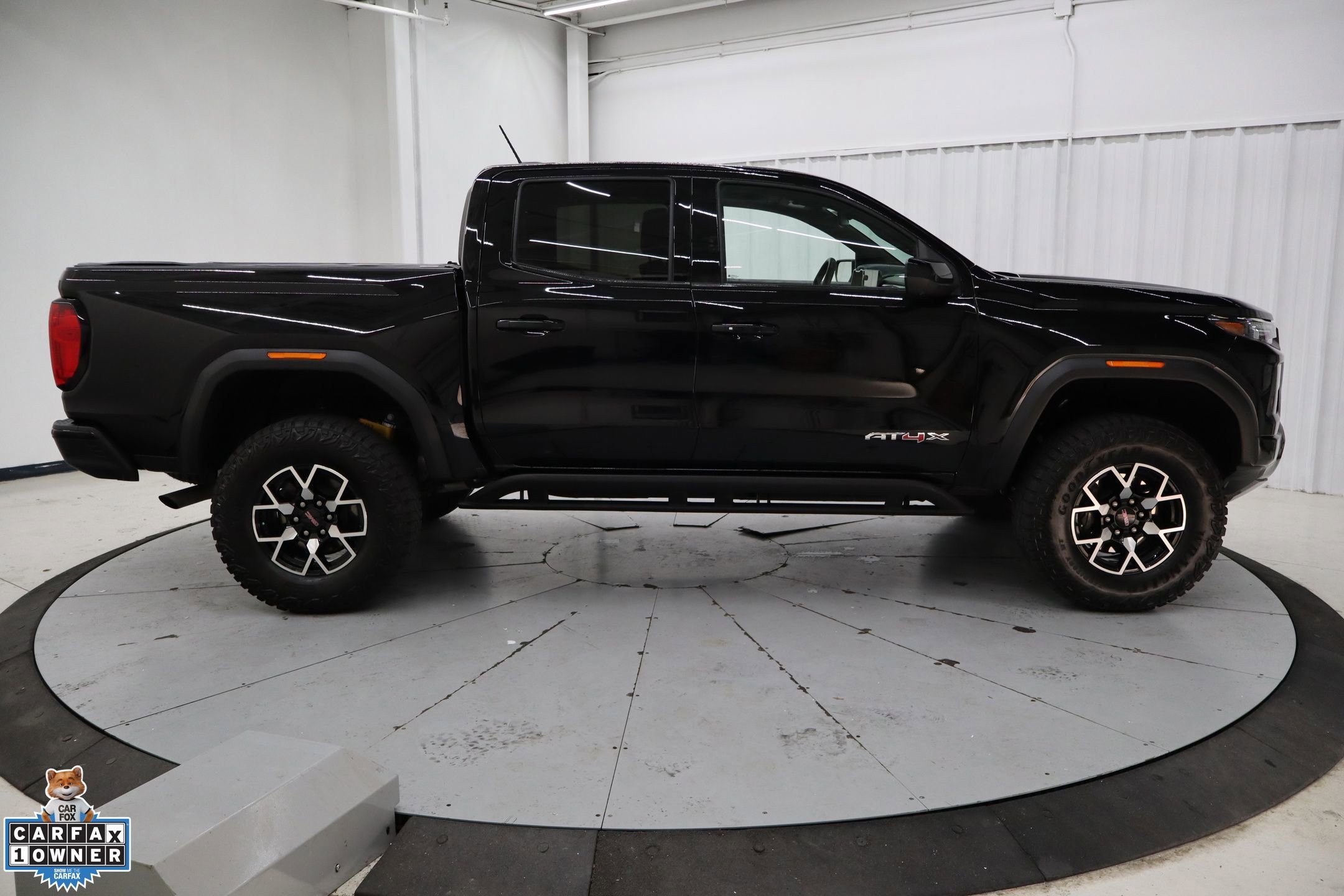 Used 2024 GMC Canyon AT4X AWD/4WD image 2