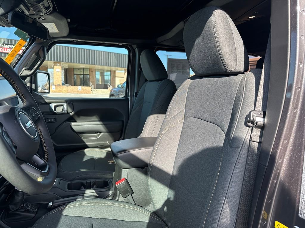 Used 2024 Jeep Wrangler Sport S image 16