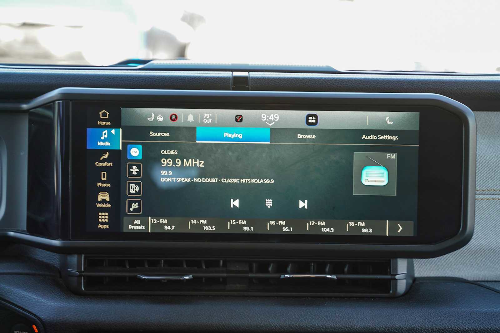 Used 2024 Jeep Wrangler Sport S image 11